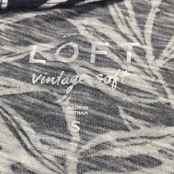 Loft brand vintage soft tee size small. Palm trees - Picture 2 of 3